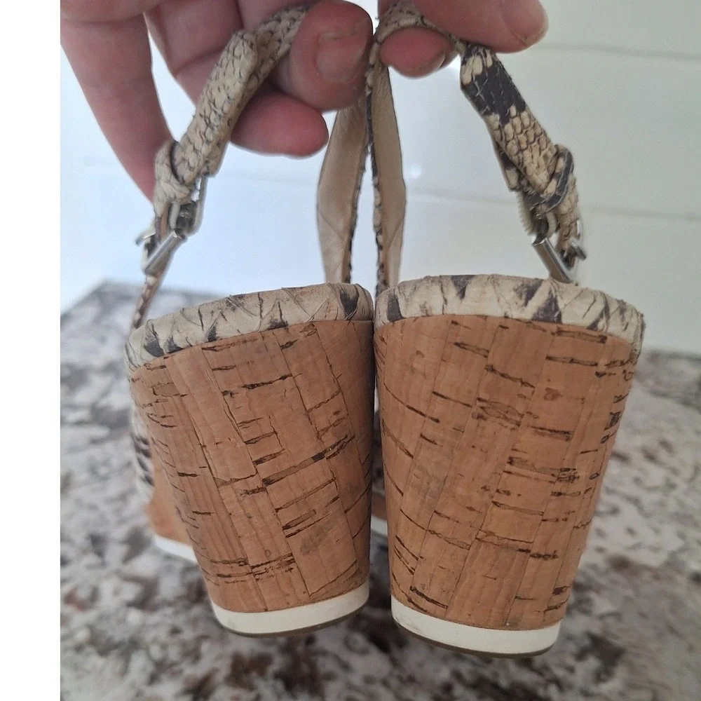 Stuart Weitzman Women's snake print Leather Slingback Wedge Sandals Buckle 6.5 M - Picture 5 of 12
